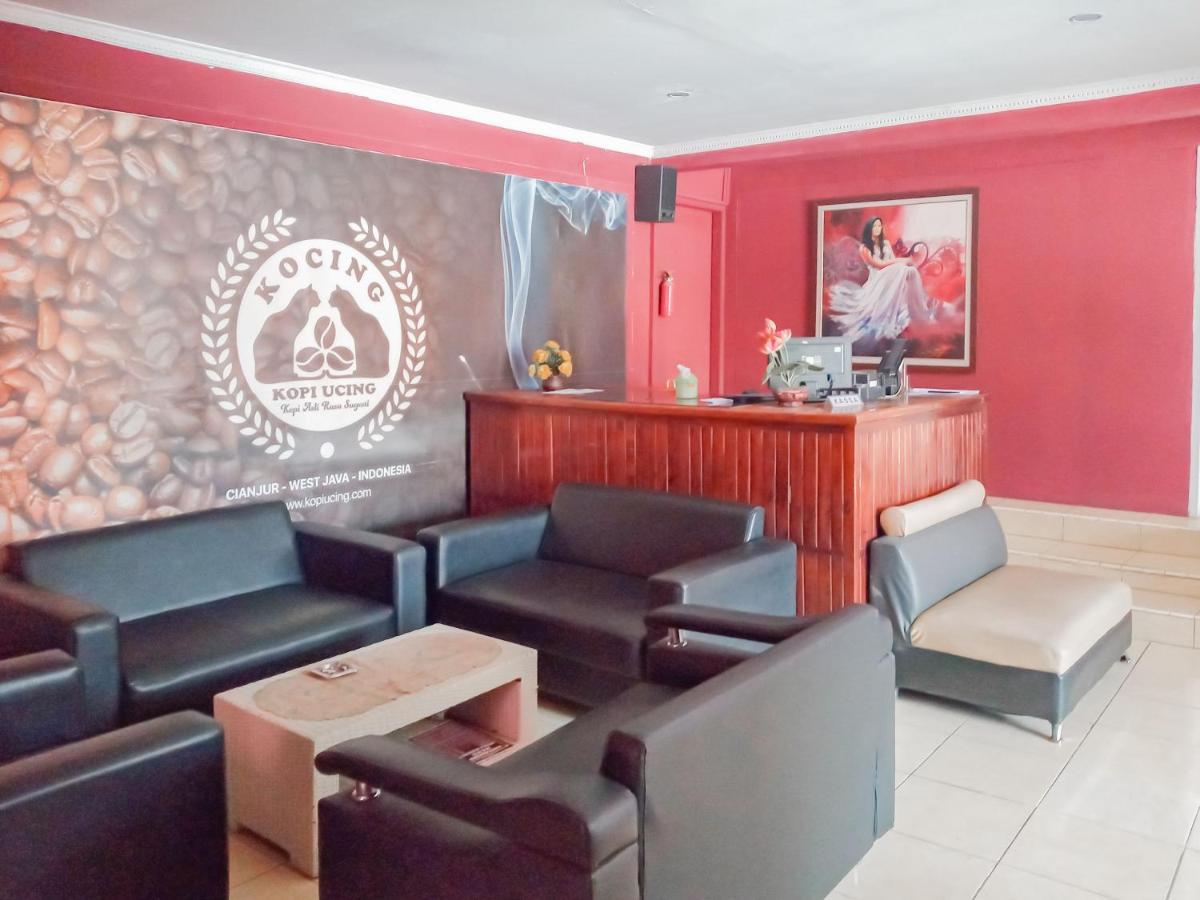 Urbanview Hotel Rio Life House Cianjur By Reddoorz Dış mekan fotoğraf