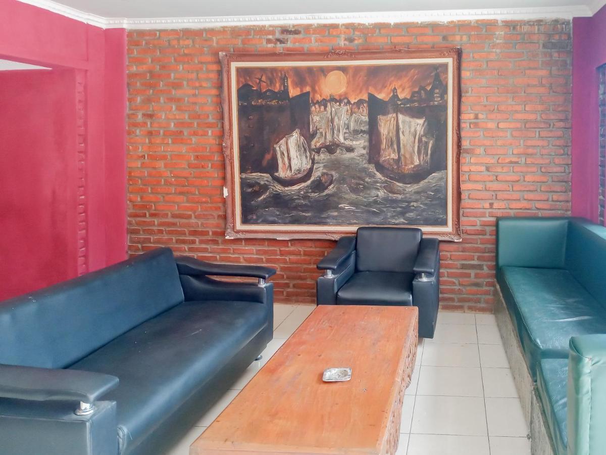 Urbanview Hotel Rio Life House Cianjur By Reddoorz Dış mekan fotoğraf