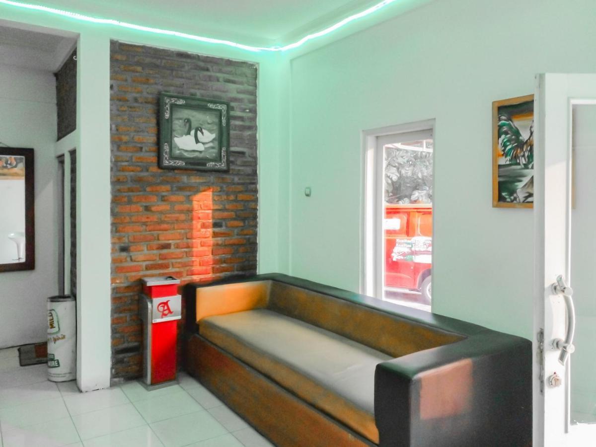 Urbanview Hotel Rio Life House Cianjur By Reddoorz Dış mekan fotoğraf