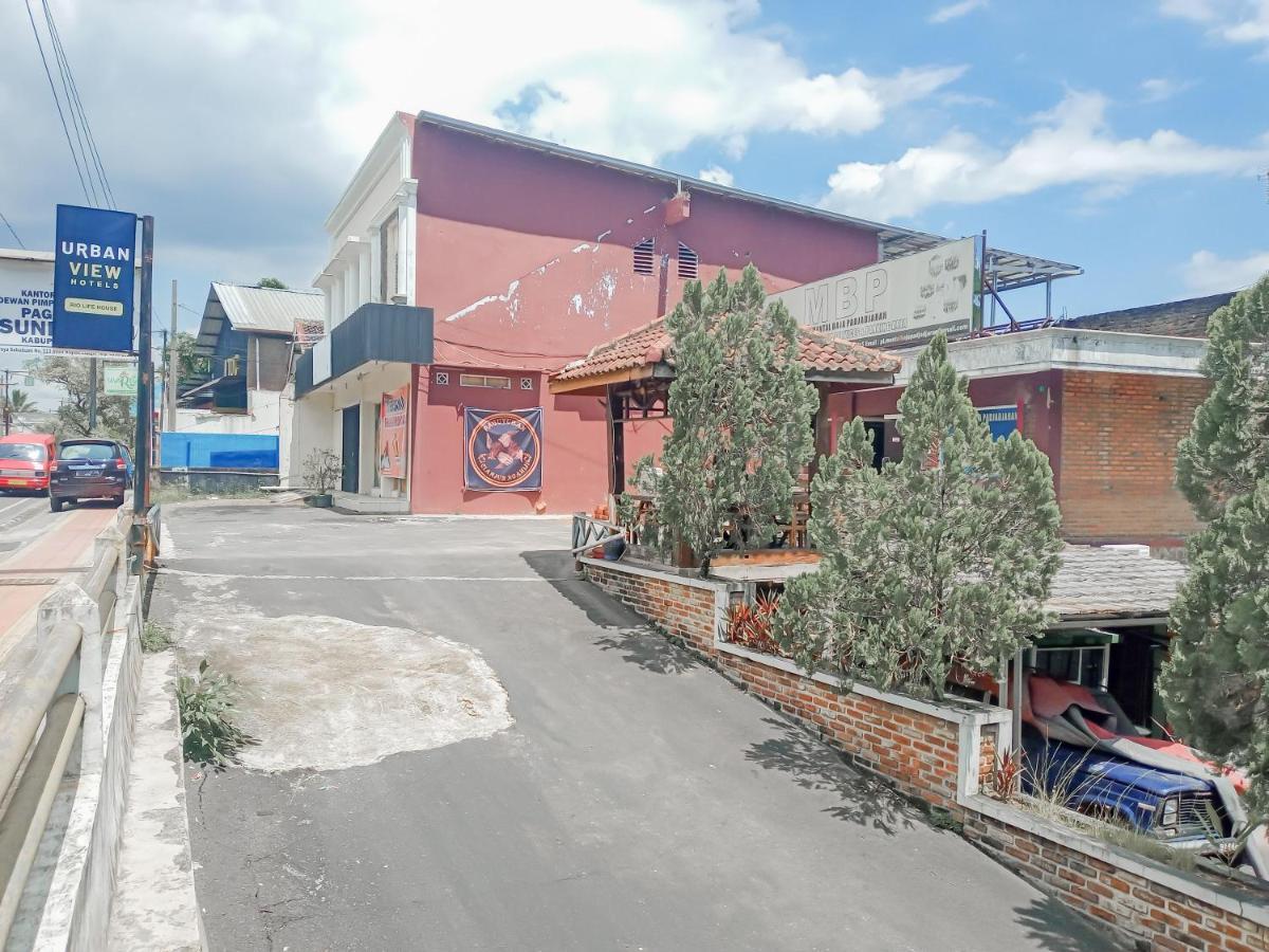Urbanview Hotel Rio Life House Cianjur By Reddoorz Dış mekan fotoğraf